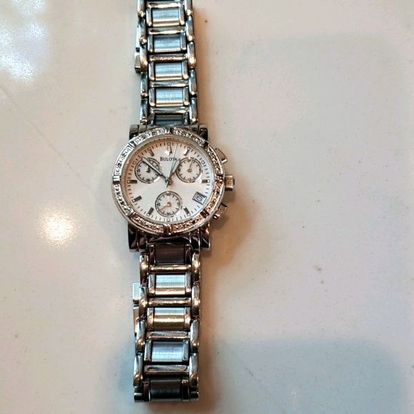 Bulova Chronograph ladies watch - Picture 2 of 6